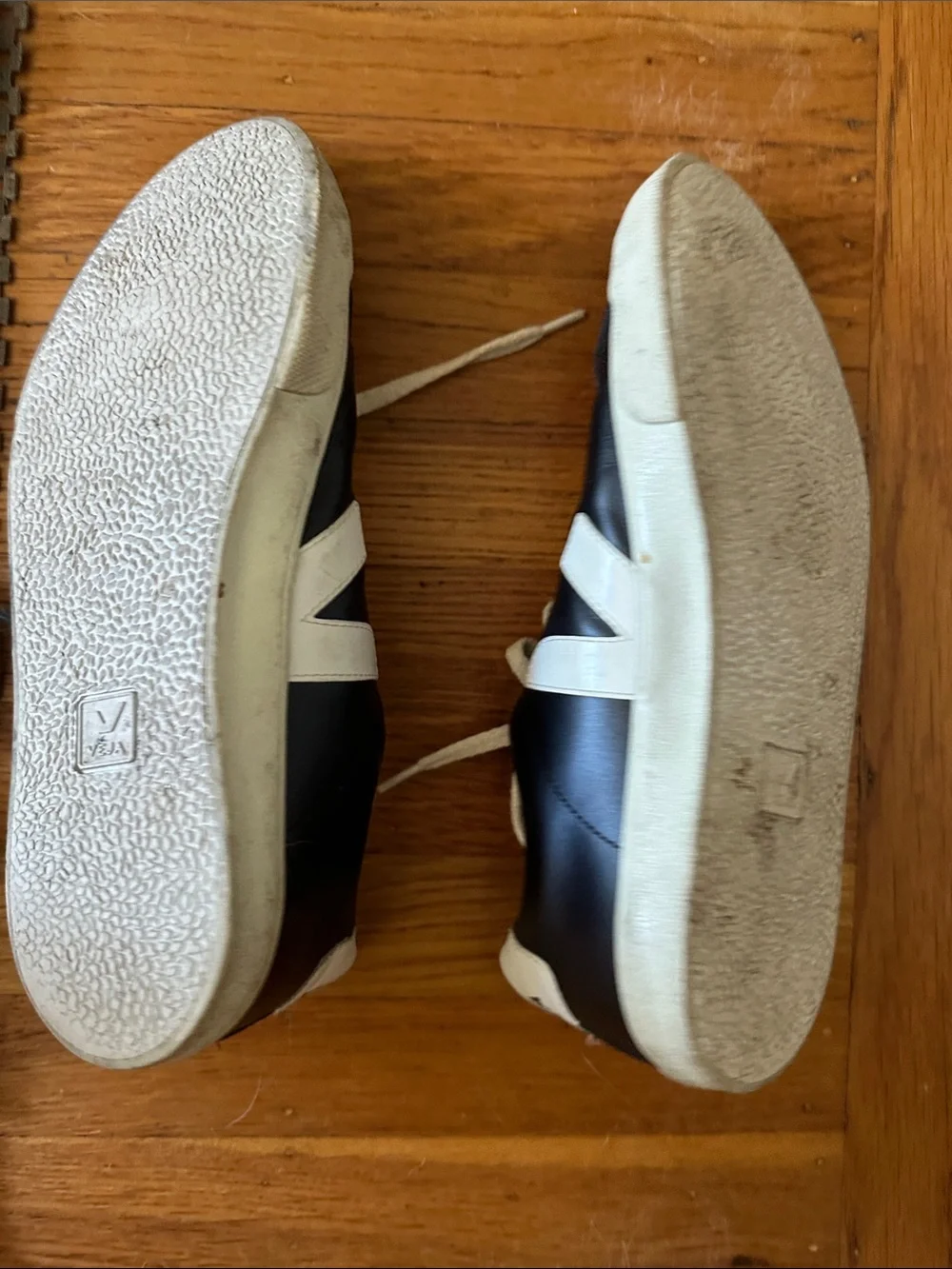 Veja Men’s Black Leather Sneakers with White Details Size 9